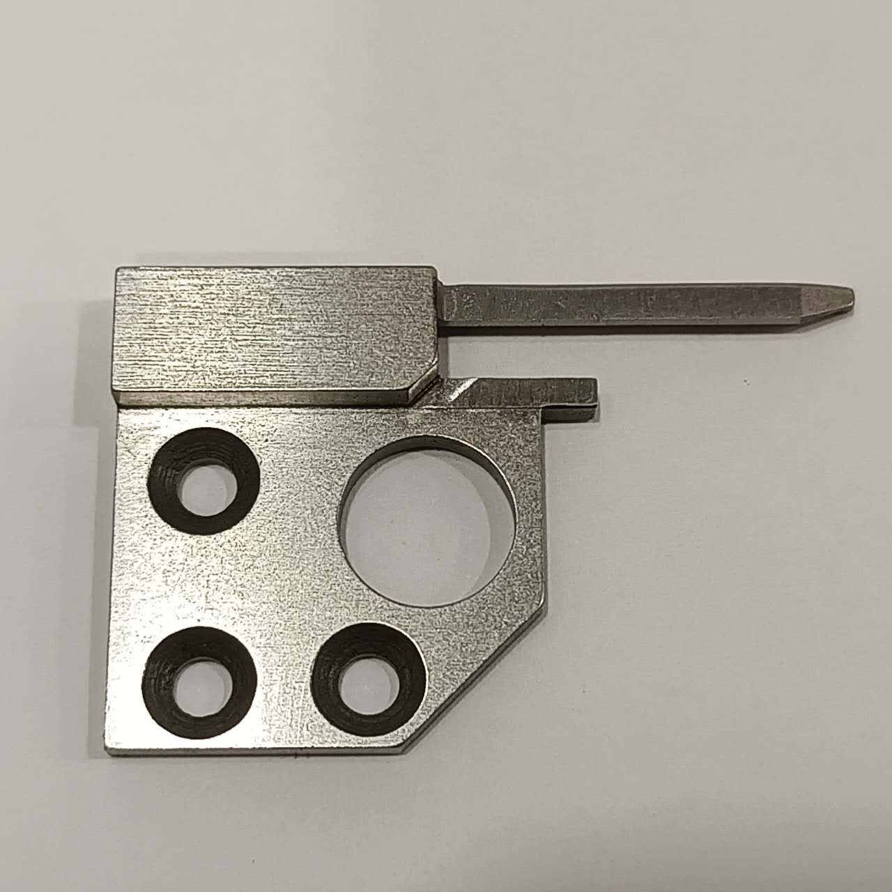 Embroidery Machine Cutting Part — 178