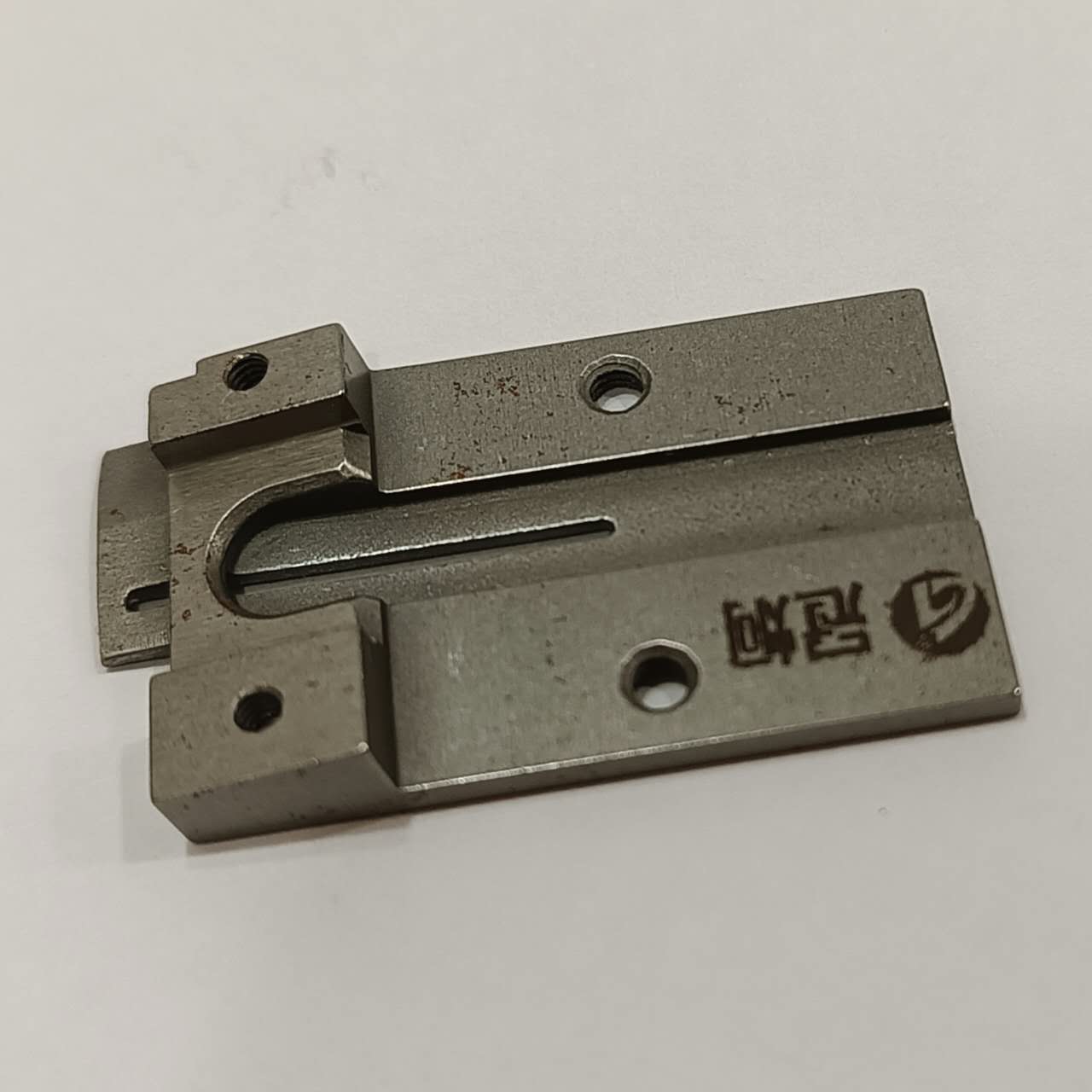 Embroidery Machine Cutting Part — 182