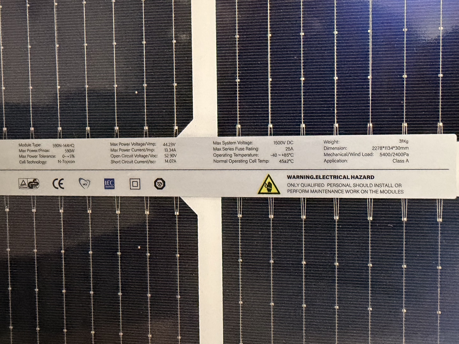 590W N-Type Bifacial Solar Panel specifications
